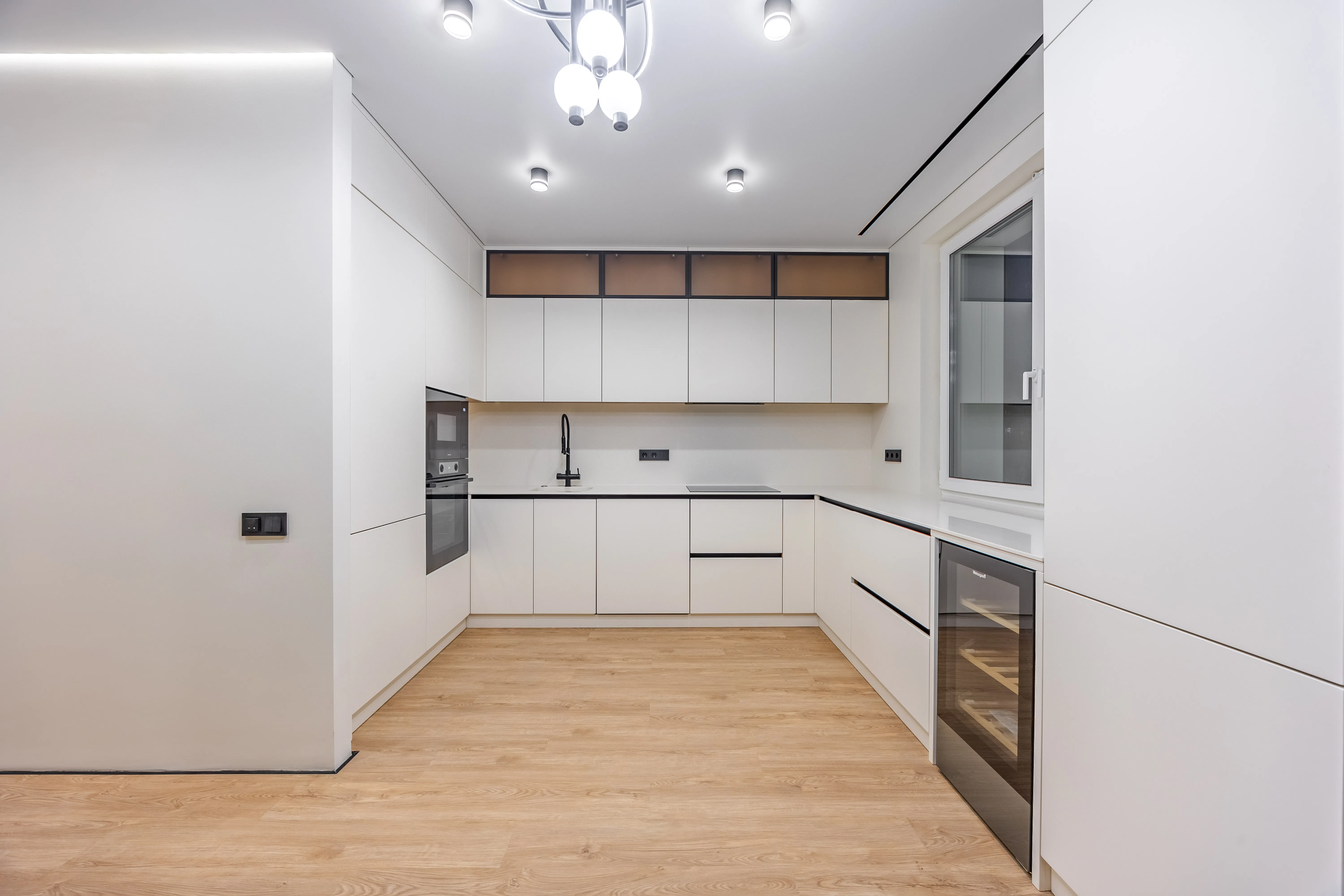 П-образная кухня на заказ производства KitchenLab